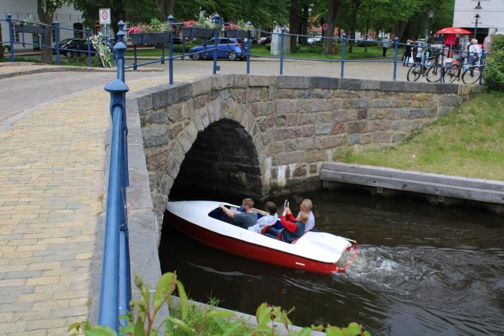 Hollaender Flair Friedrichstadt Dış mekan fotoğraf